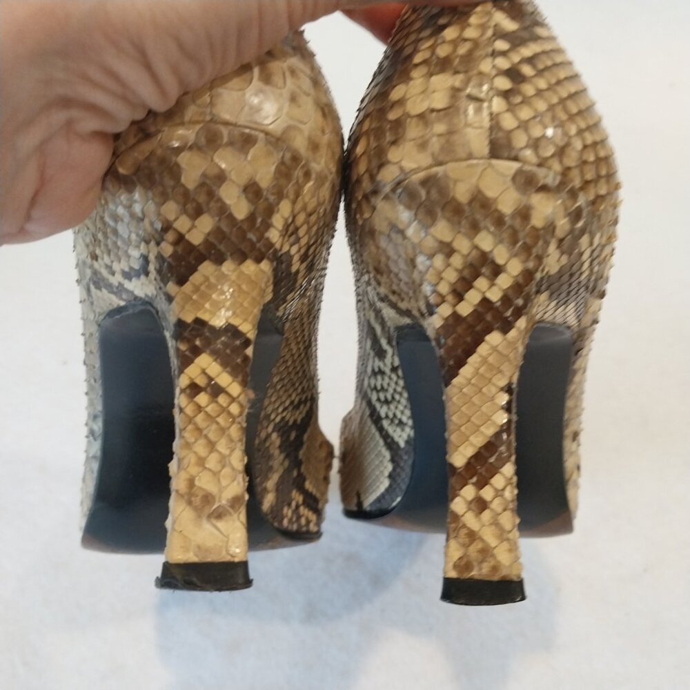 Stuart Weitzman Python Snake Skin Pump Womens 7 B… - image 6